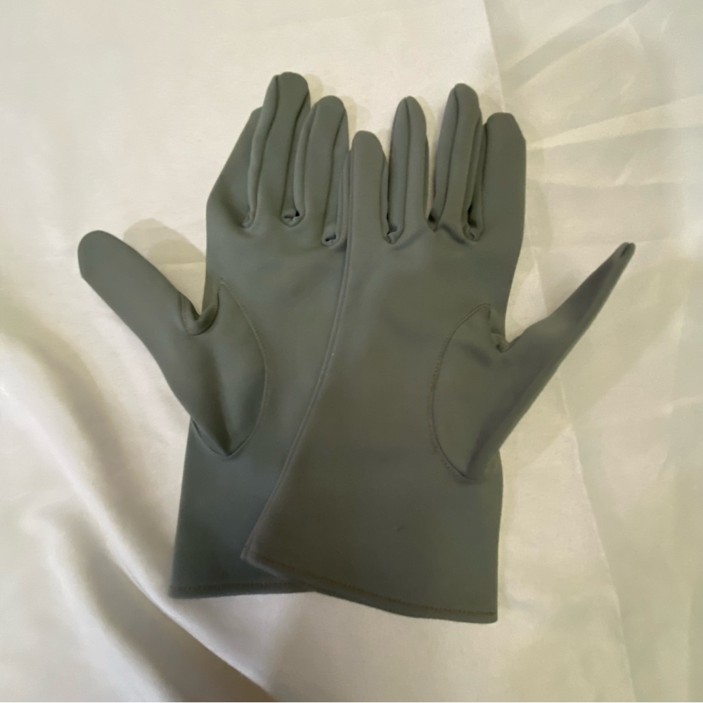 Vtg gray dress gloves,no sizing but fit like M - Picture 2 of 4